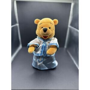 Disney Store - Creativity Pooh Mini Bean Bad - Vintage - 8"